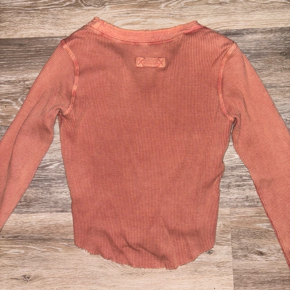 Arizona Jean Co. Cropped V-Neck - Picture 3 of 3